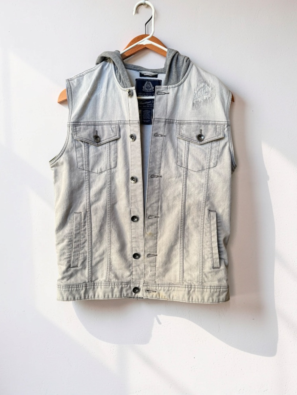 American Rag Men’s Gray Distressed Denim Hooded Vest Size M